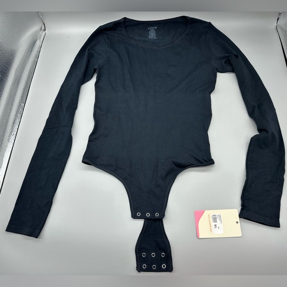 Yummie long sleeve shaping thong bodysuit - outlast® seamless - Picture 3 of 8